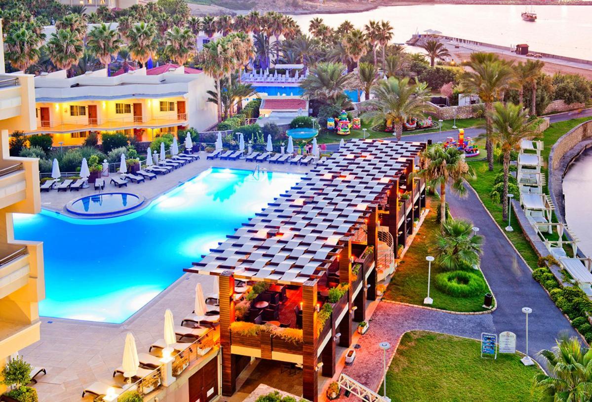 Vuni Palace Premium Hotel & Spa & Casino Beachfront Location ! Kyrenia  Eksteriør billede