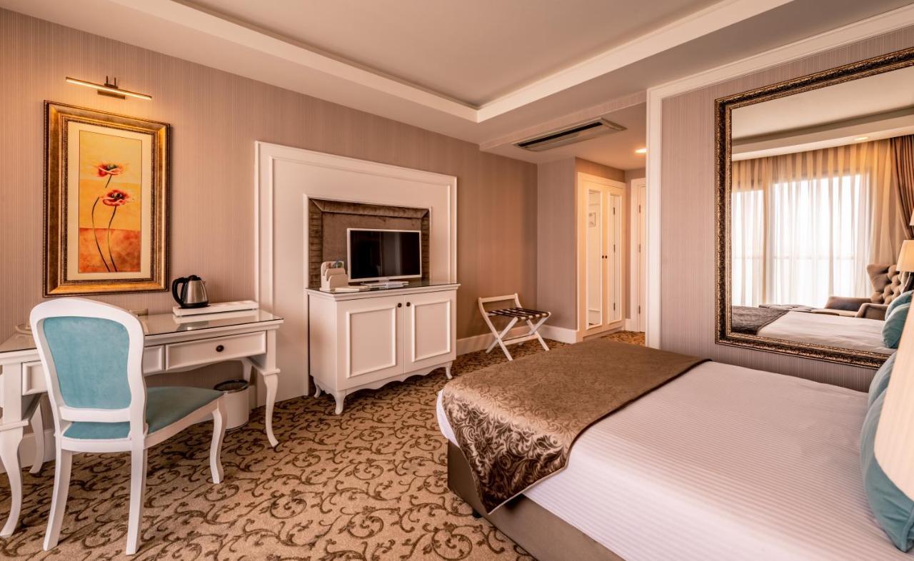 Vuni Palace Premium Hotel & Spa & Casino Beachfront Location ! Kyrenia  Eksteriør billede