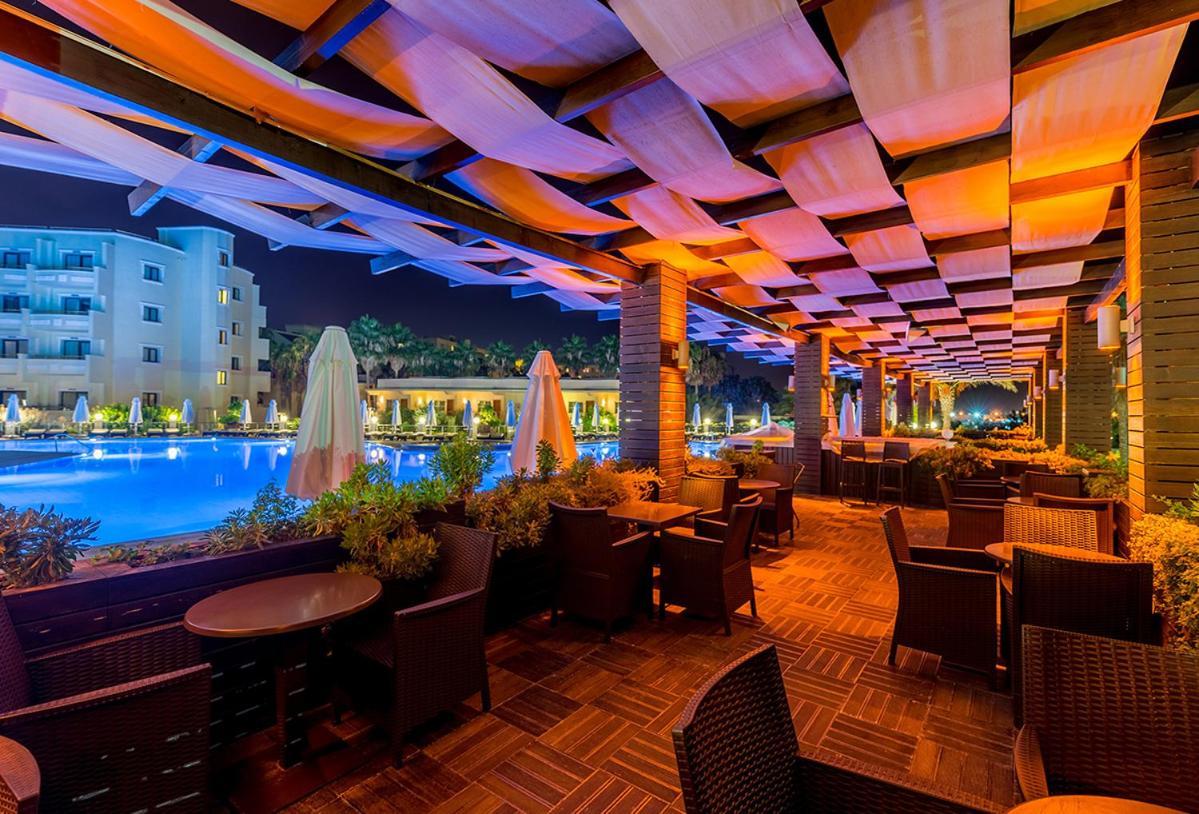 Vuni Palace Premium Hotel & Spa & Casino Beachfront Location ! Kyrenia  Eksteriør billede