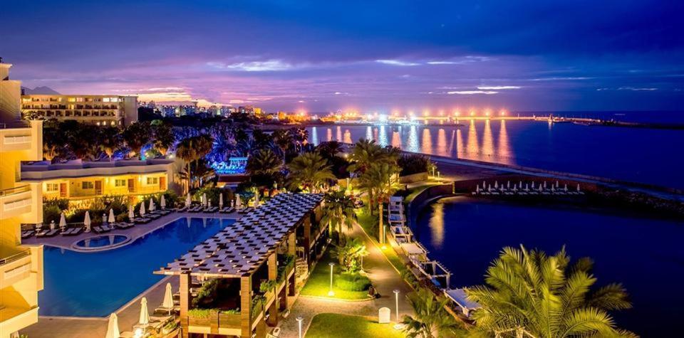 Vuni Palace Premium Hotel & Spa & Casino Beachfront Location ! Kyrenia  Eksteriør billede