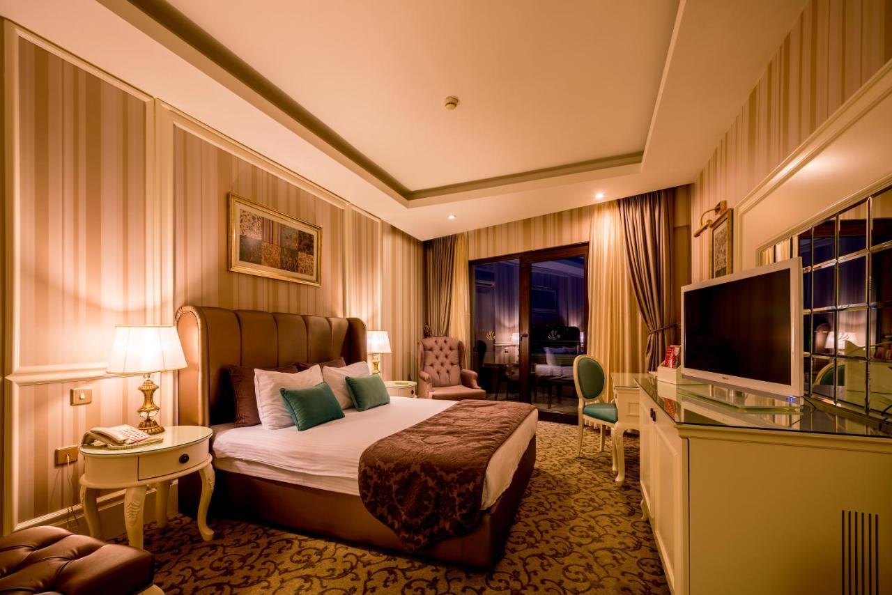 Vuni Palace Premium Hotel & Spa & Casino Beachfront Location ! Kyrenia  Eksteriør billede